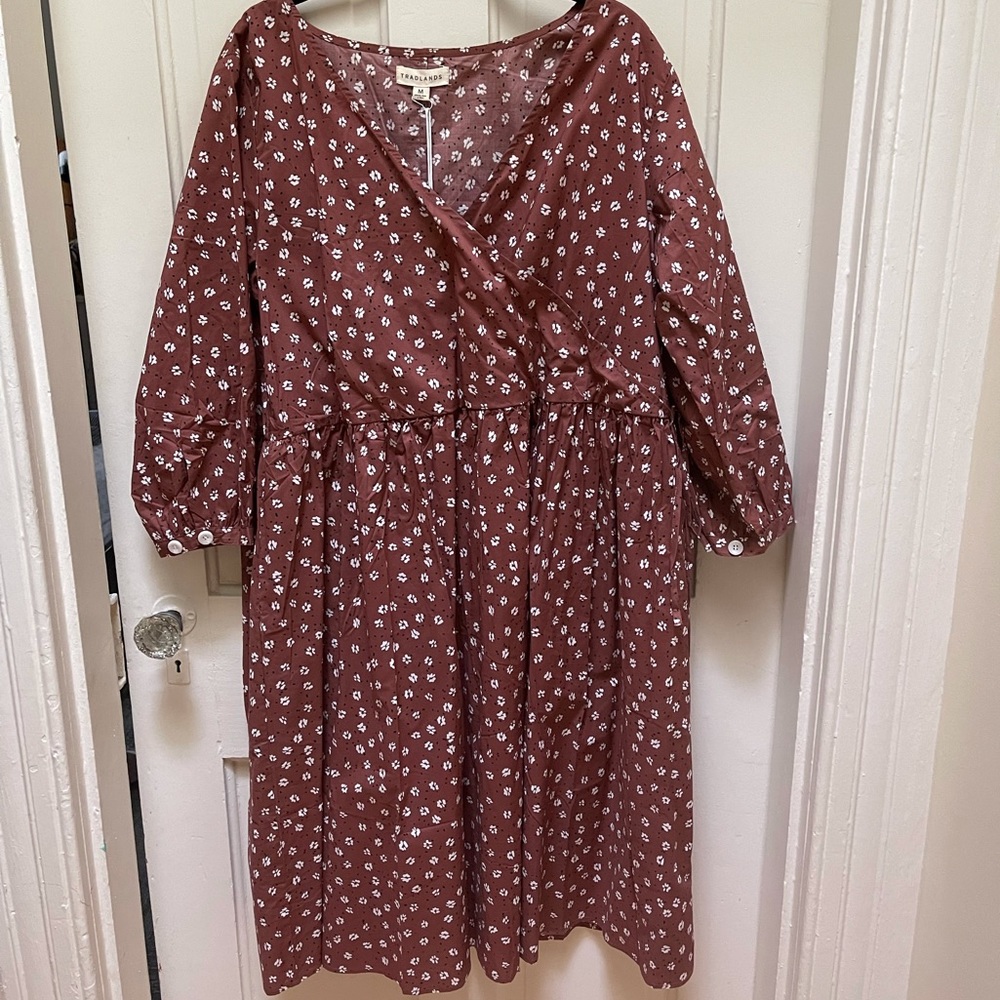 Tradlands Dress NWT